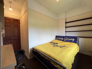 bed - click for photo gallery